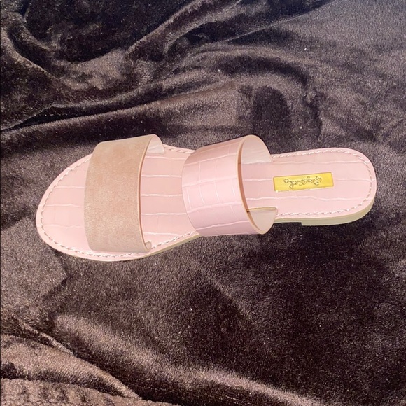 Sandals - Picture 3 of 3